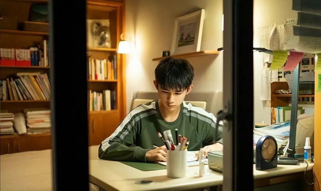 现在的青春期孩子应该怎么教育,青春期孩子的教育方式和技巧