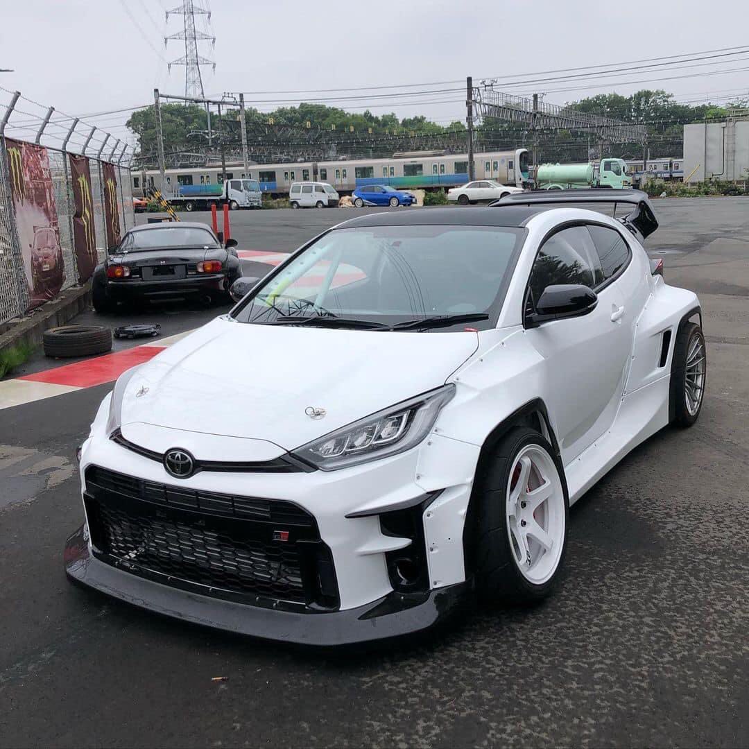 丰田yaris改装视频,丰田gryaris三缸