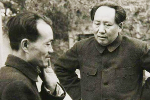 1958年，*乔木胡**建议修改《蝶恋花·答李淑一》，毛主席并没有接受