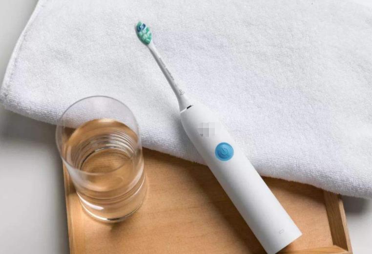 欧乐b电动牙刷p4000和p2000怎么选,欧乐b电动牙刷p4000和p2000的区别