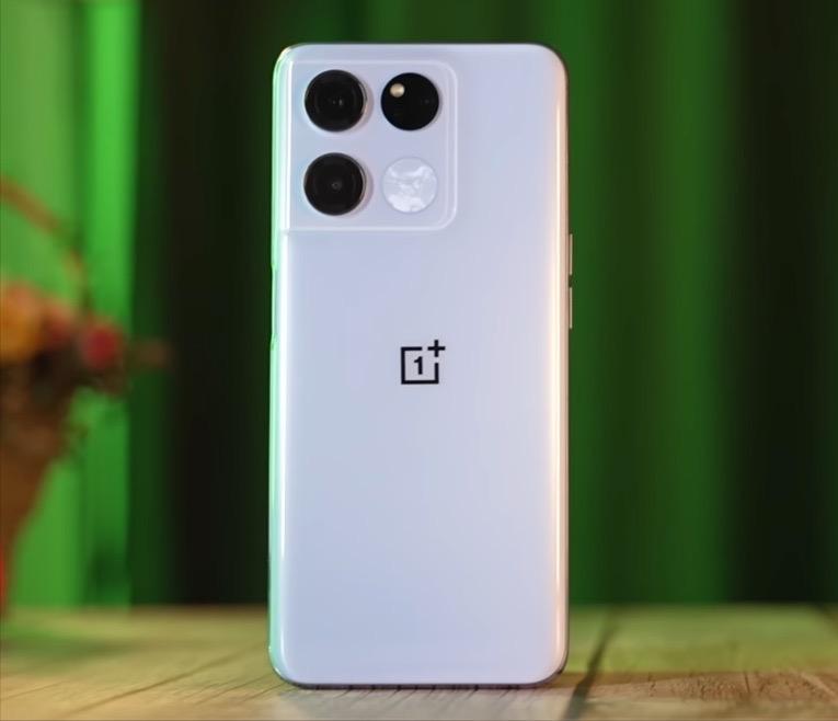 iqoo与redmi谁更好,redmi和iqoo对比