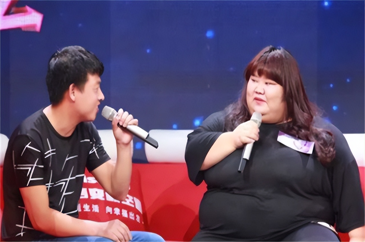 结婚3年校花被丈夫喂胖到332斤,当年校花被丈夫养胖三百多斤