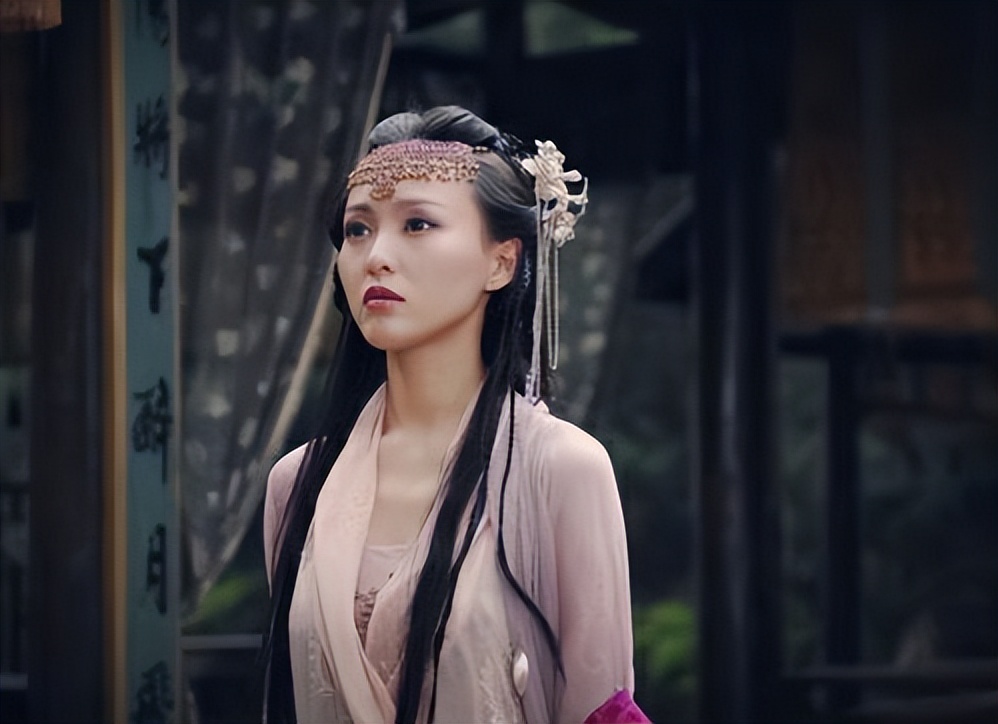 明星爆料杨幂唐嫣,唐嫣和杨幂谁比较有钱