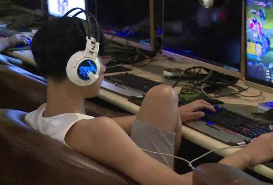 “别杀我,你想干什么都行”,云南男子强奸嫂子出狱后,当街报复