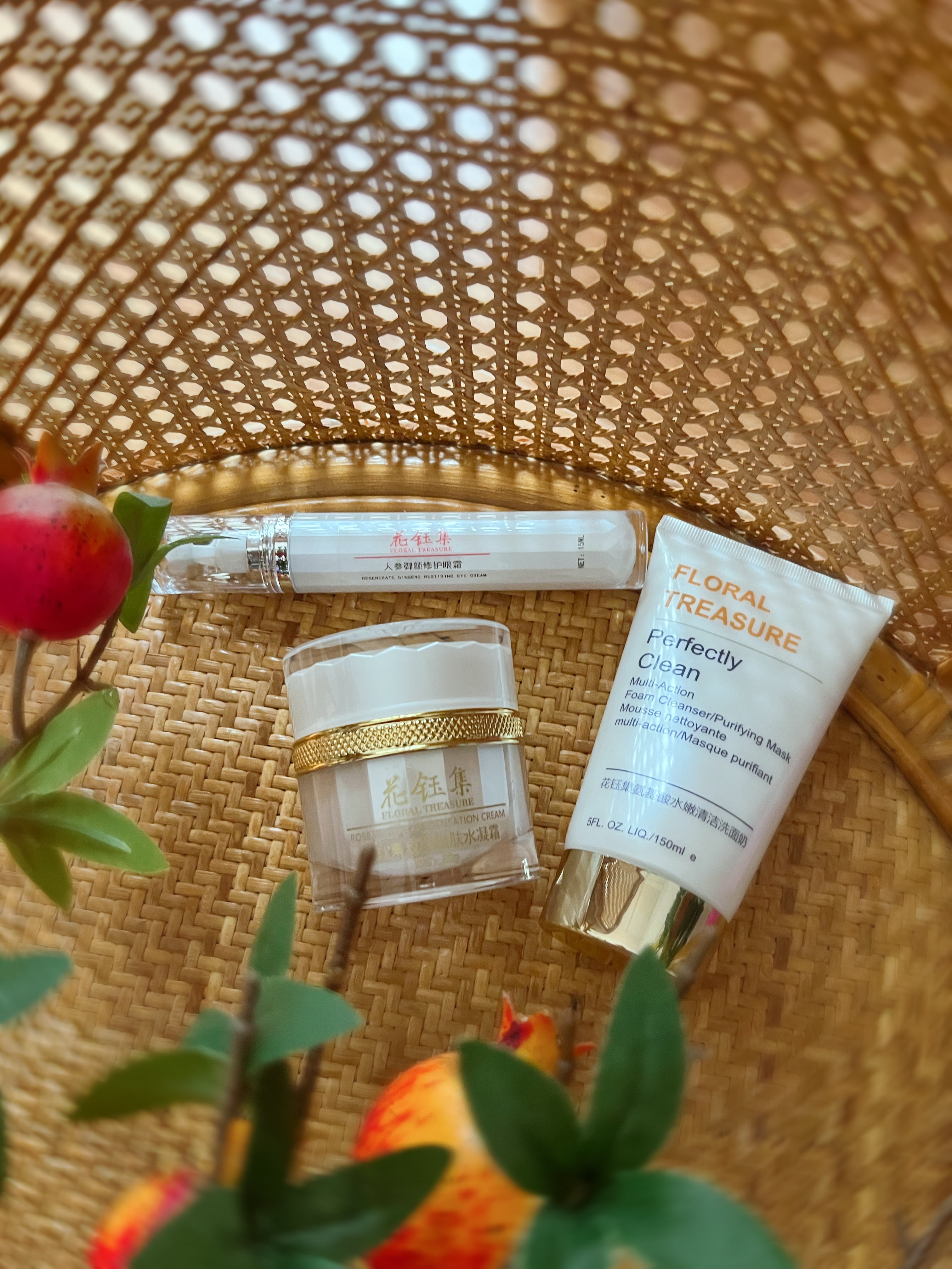 洗面奶推荐：深入肌肤清洁毛孔脏污，充分洗净皮肤上的污垢及角质