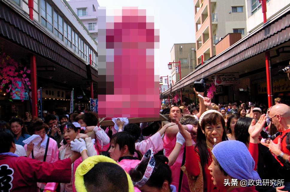 每年创收700亿美元，AV电影风靡全球，日本色情业为何如此发达？