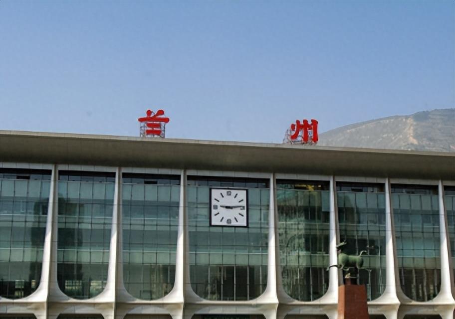 兰州火车站被投诉存在“错别字”,70年竟无人修改,原来大有深意