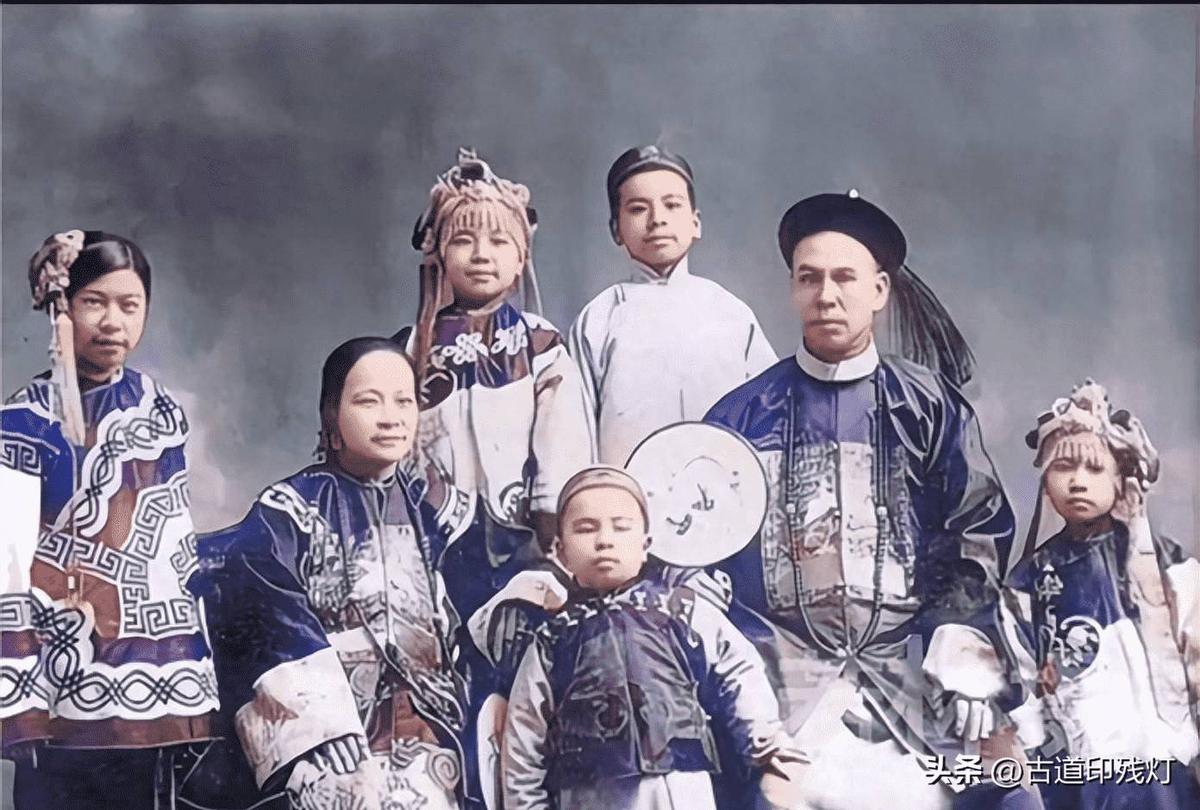 罕见照片，世界上胸最大的女人，女人舌头10.16厘米，你见过吗2