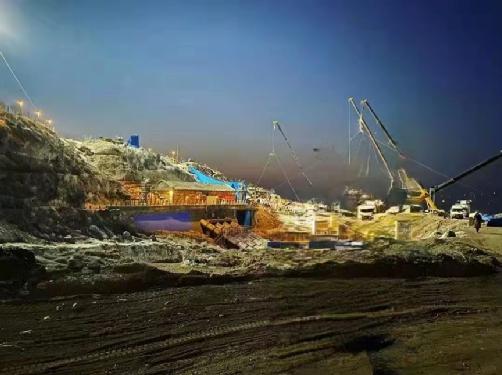 为何尘封72年?徐克发挥什么特长?美军死去士兵那瓶酒有何隐喻?