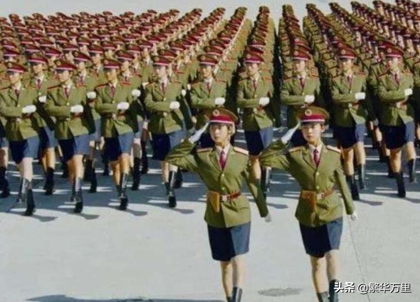 解放军76年军装,解放军各个时期的军服有哪些款式