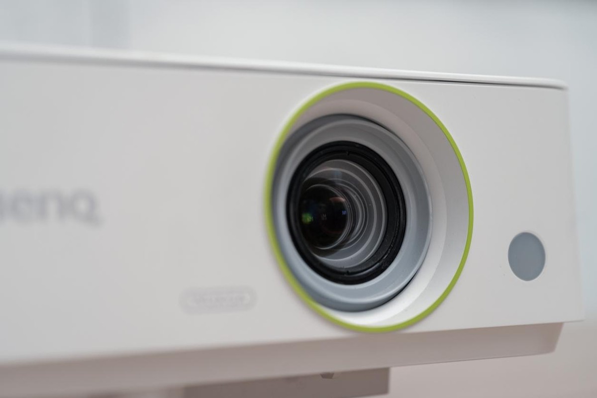 明基e540投影仪配什么幕布好,明基e520投影仪深度评测