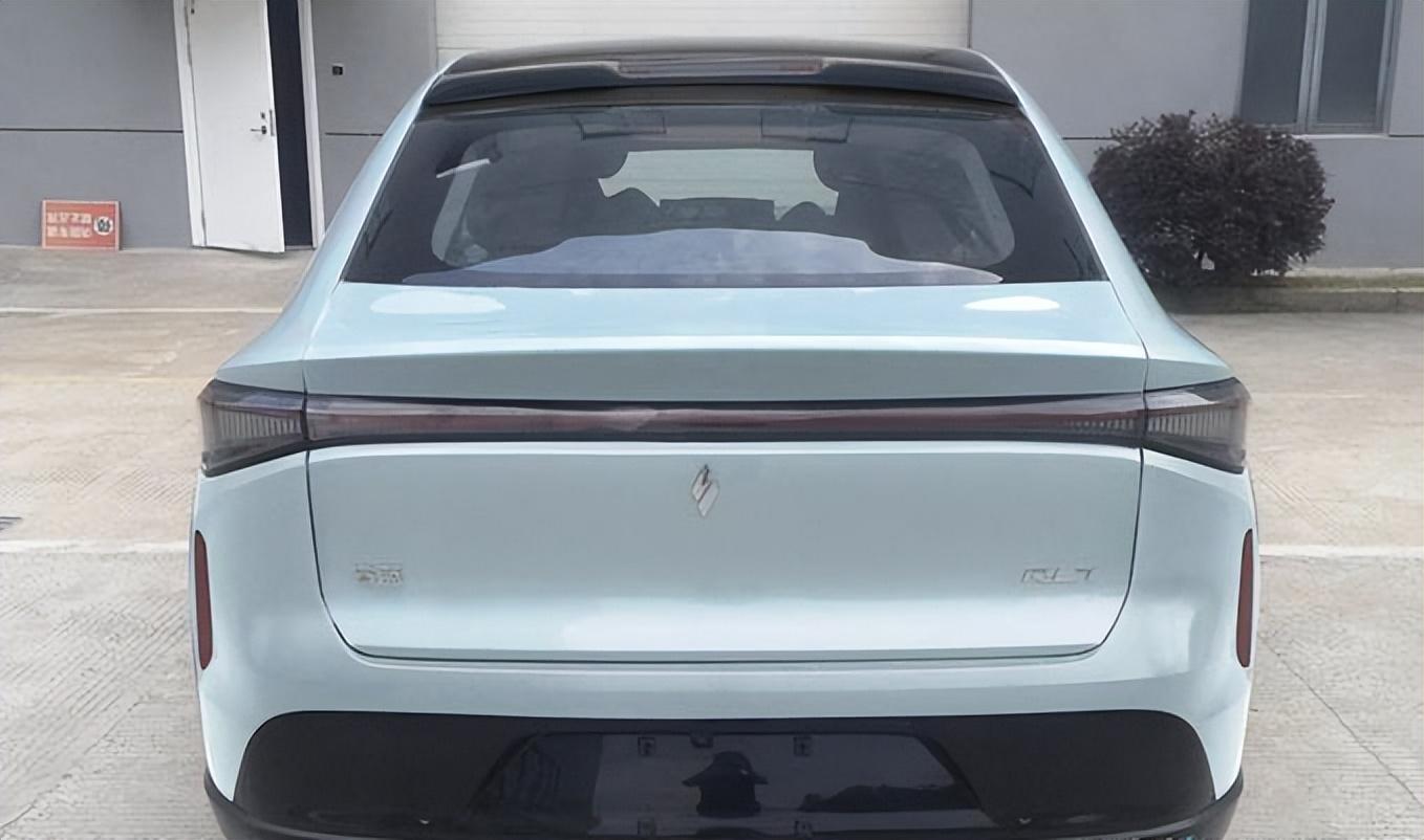 吉利宋plus上市,吉利宋plus混动