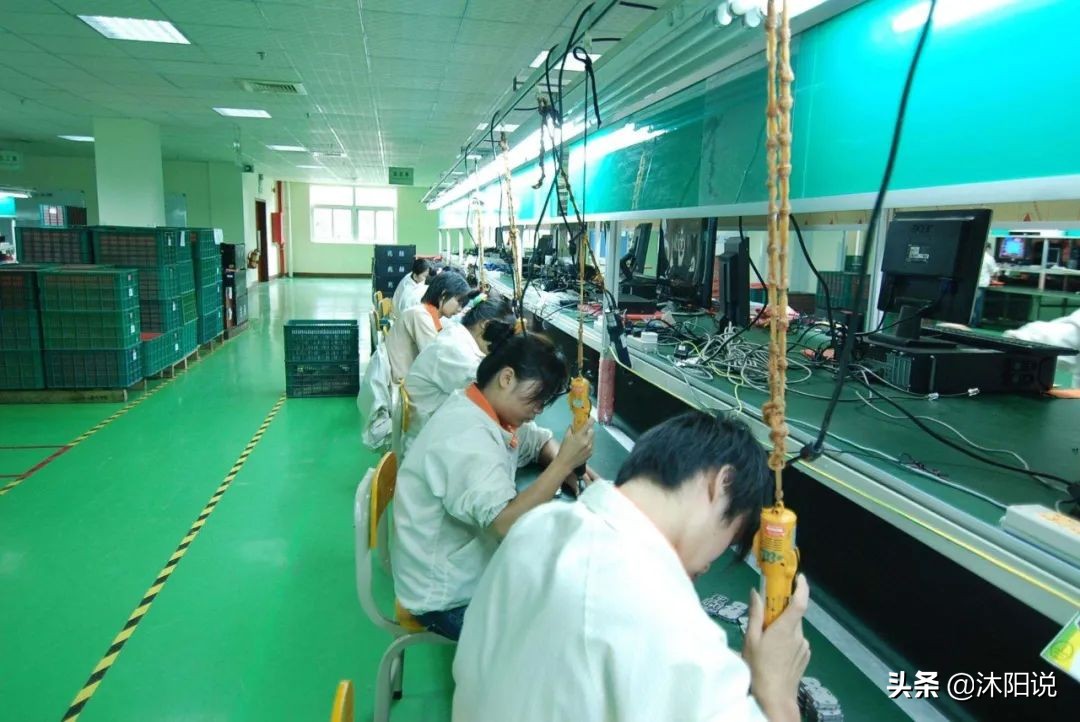 初中毕业流水线工人现状,进入工厂打工的职高生