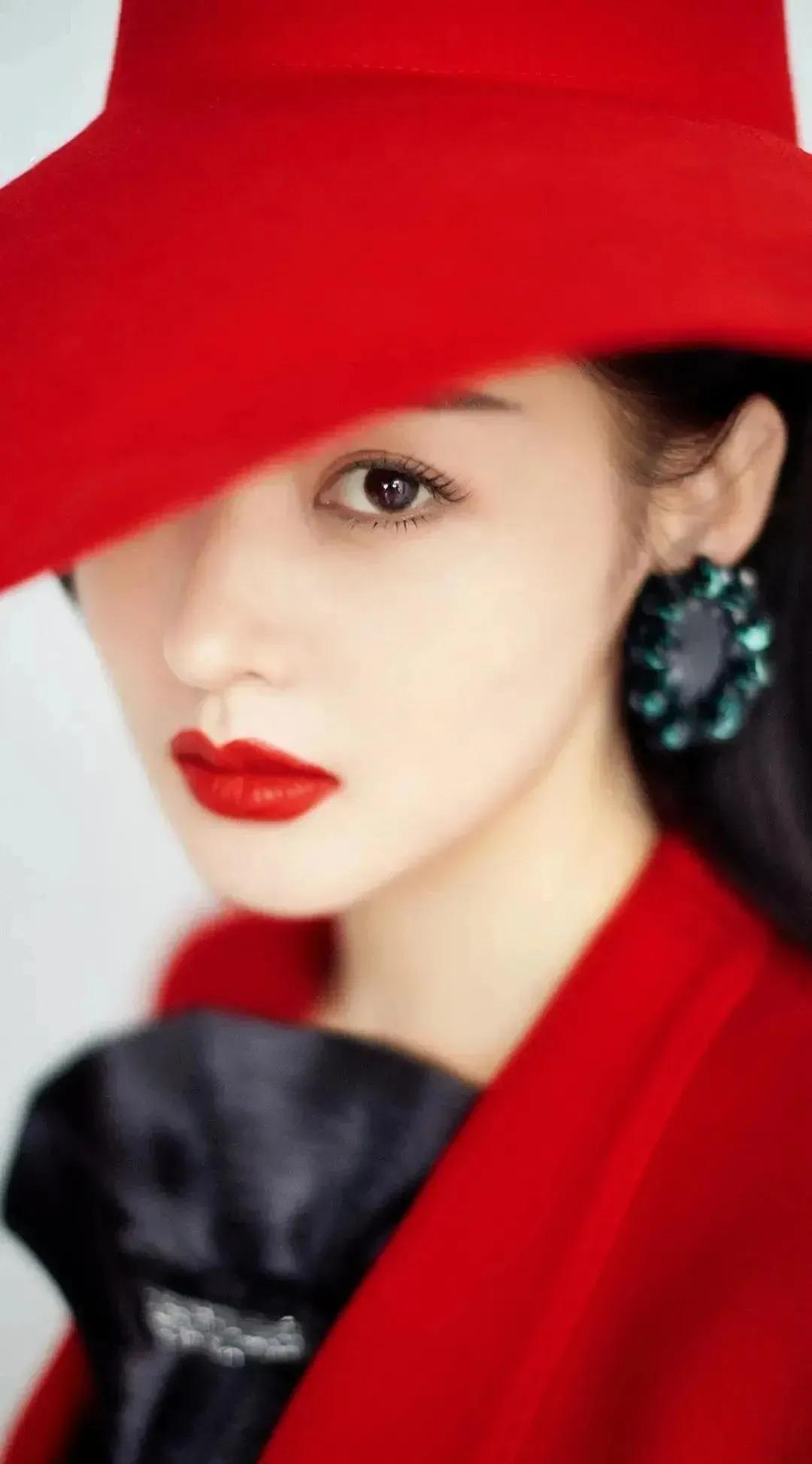 姹紫嫣红霞笼雾，佳酿温馨浅浅歌