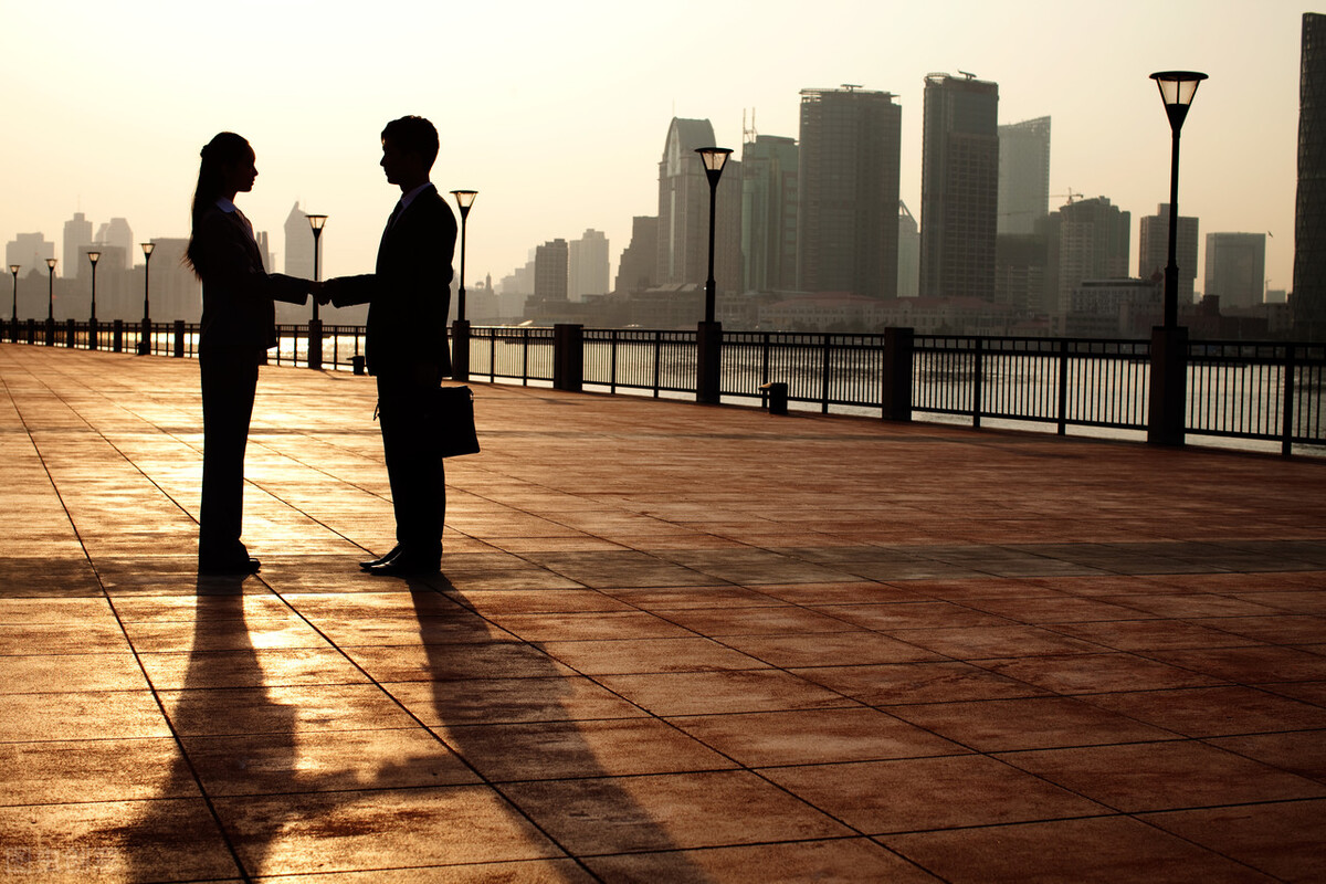 成年人的社交都自带情商,成年人真正的清醒守住社交底线