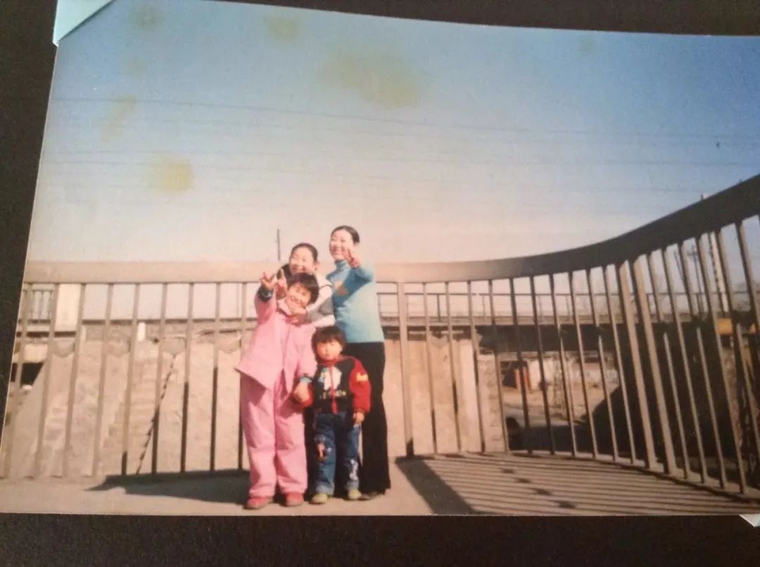 女生初中辍学打工到香港读博,从小辍学后去香港读博