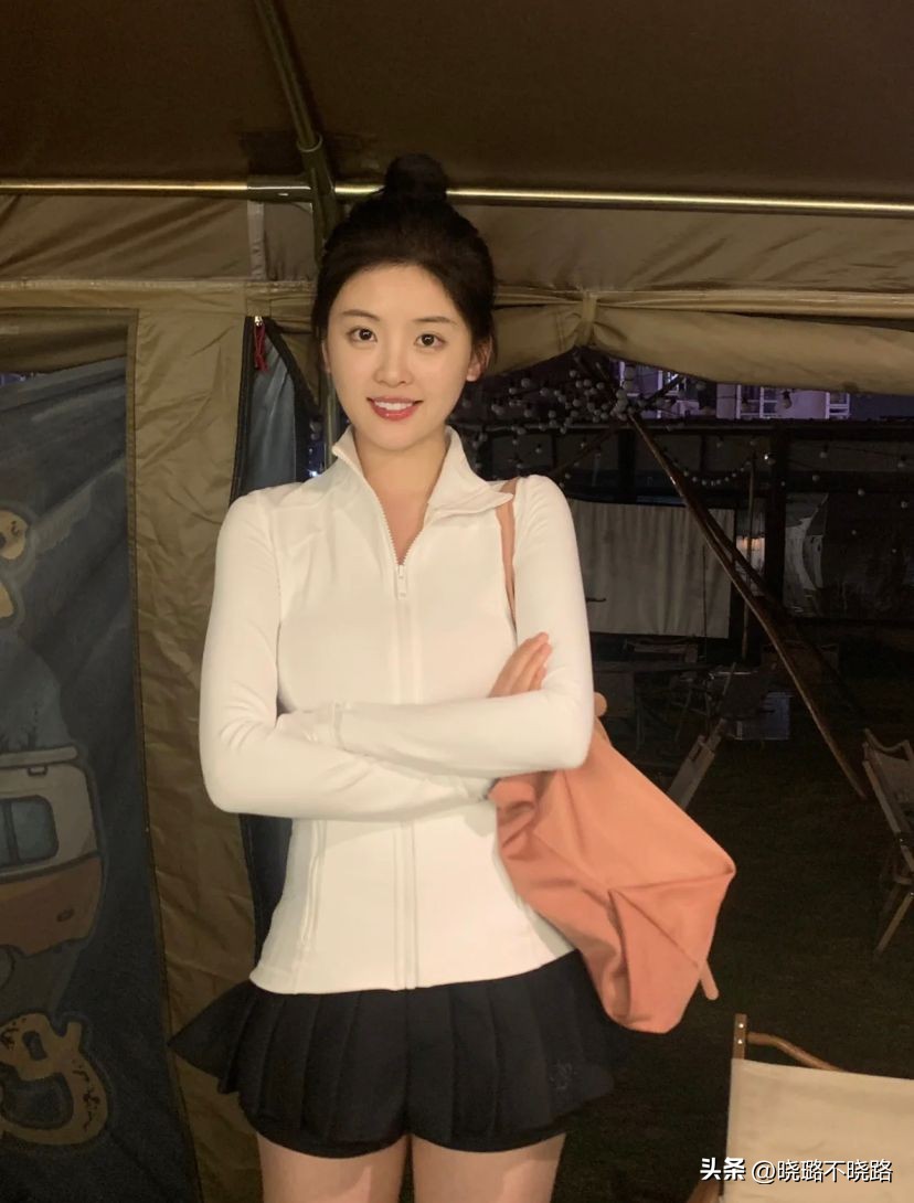 显瘦瑜伽服穿搭教程,瑜伽服套装短裙时尚最新款