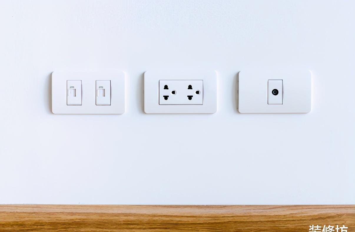 客厅电视插座高度标准示意图,电视插座要不要预留有线插座