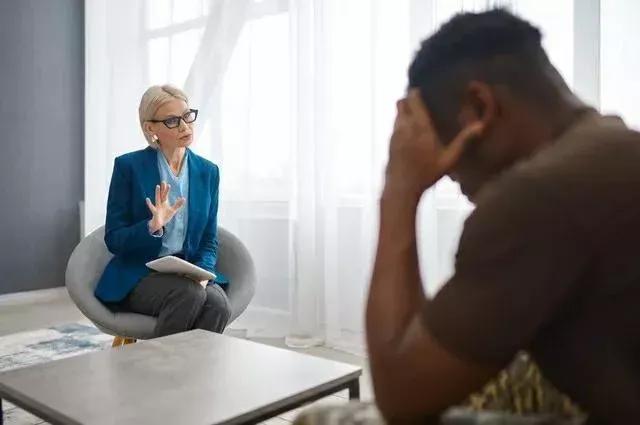 如何回应别人拒绝的玩笑,如何回应别人的玩笑话