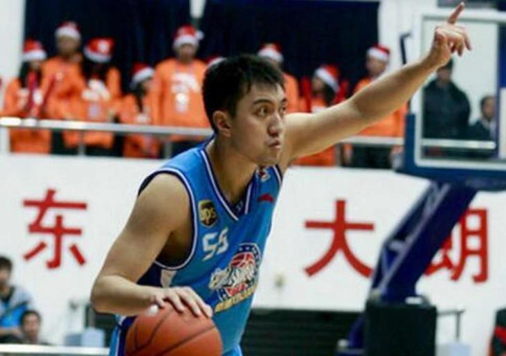 中国男篮新疆男篮球员,最新新疆男篮队球员名单