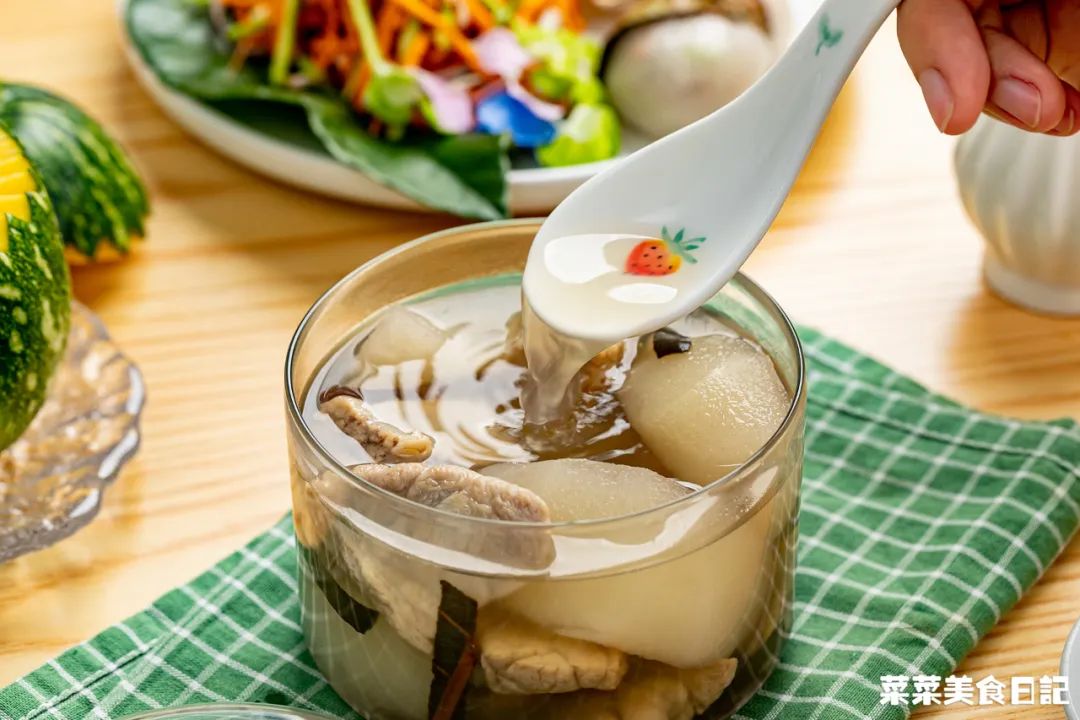 别一咳嗽就心慌！这一碗2步搞定，喝完喉咙都舒爽了