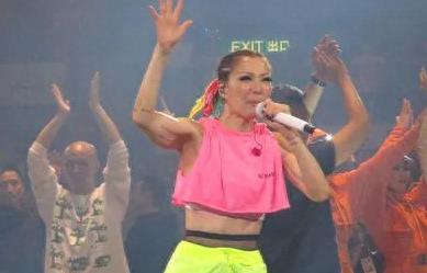 半露*裤内**和下胸？这些女明星派真是把“诱惑”推到了极限