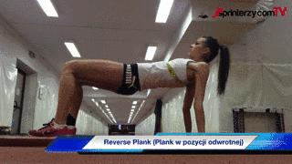 女生骑摩托车伸腰,女生骑摩托车前轮翘起来