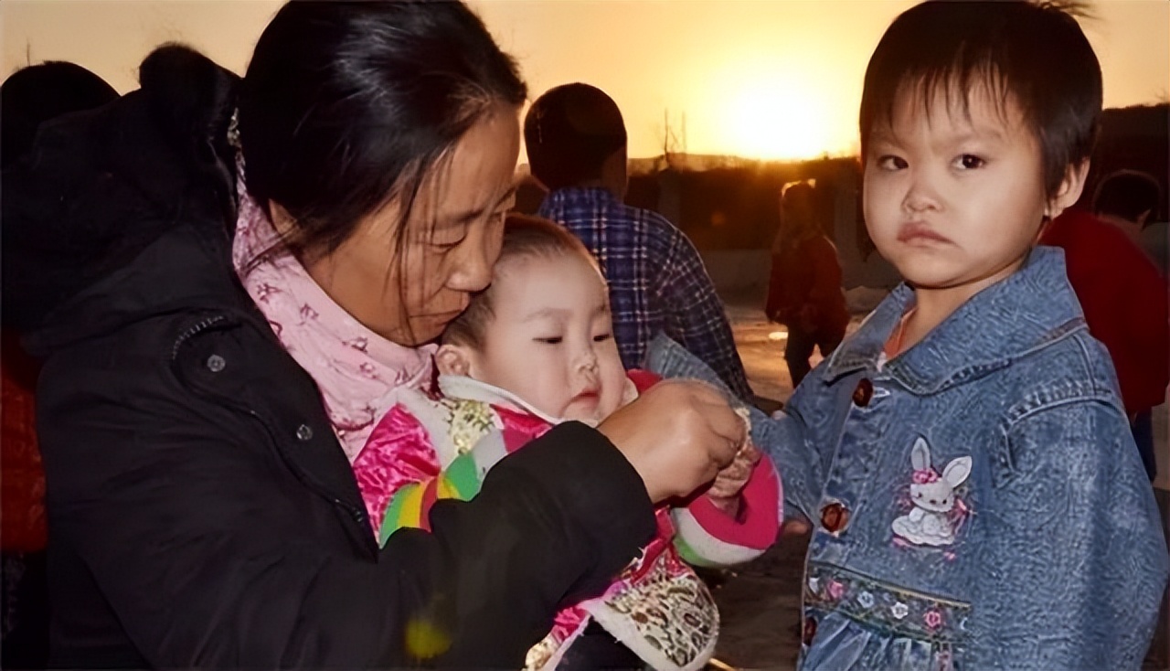 收养118个孩子的“富婆”被判20年，更多内幕披露