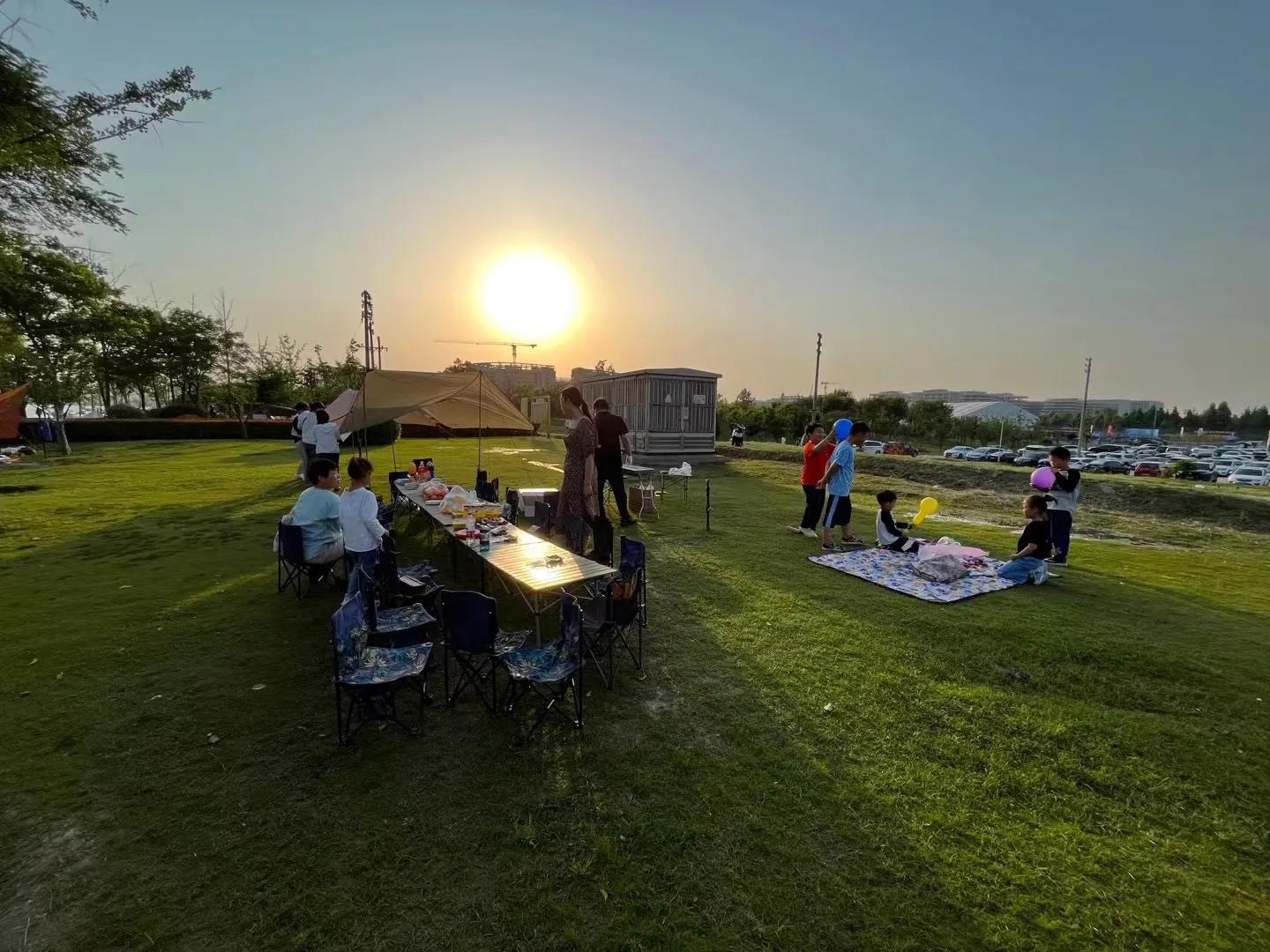 闺蜜买车了带我兜风 (闺蜜提新车带我出去玩)