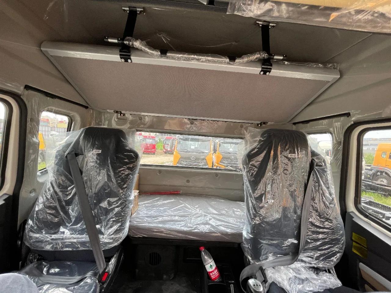 豪瀚6.8米冷藏车,重汽6.8米高顶冷藏车