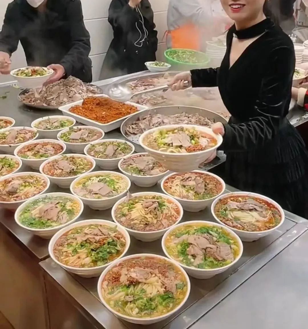 开一家餐馆一年赚100万,开一家小型餐馆成本