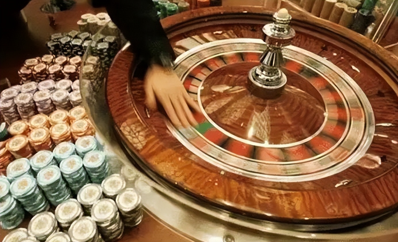 美女老板俞优静：卷走1.5亿逃往非洲，只因弟弟嗜赌如命？终覆灭