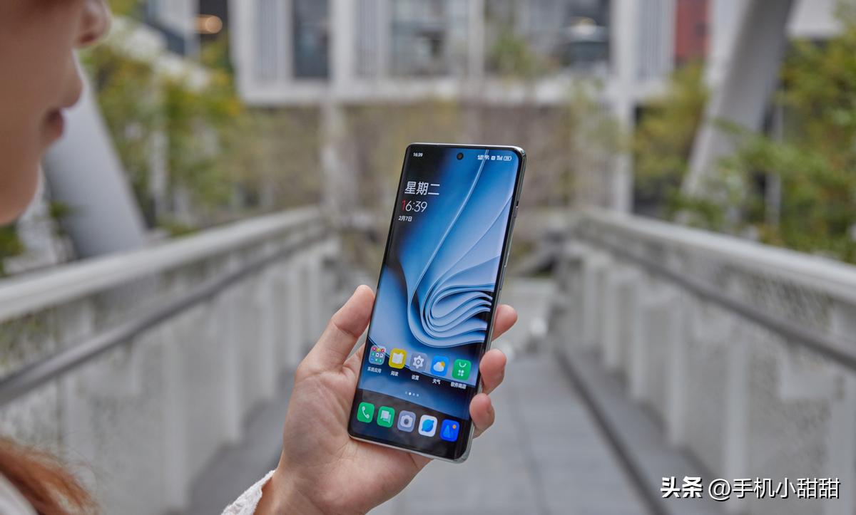 这4款手机性能优秀价格实惠,4款旗舰手机值得入手配置强大