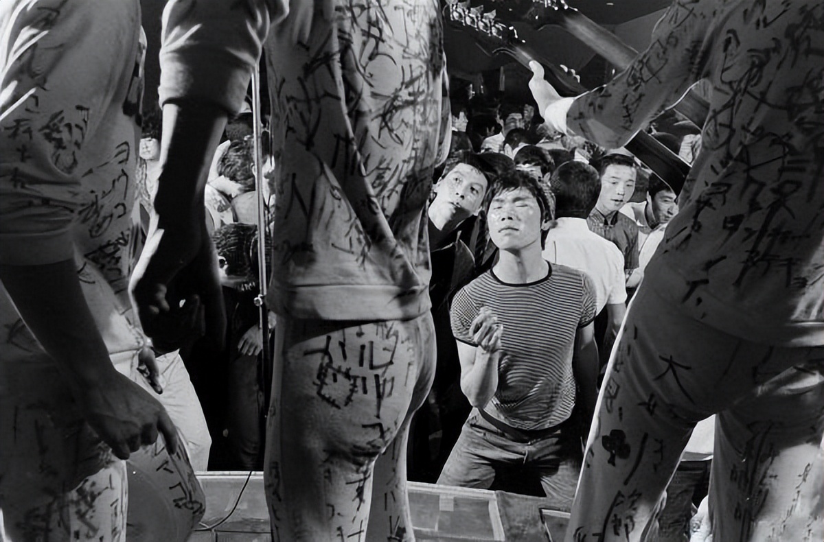 女高中生被囚禁虐待40天，死后被封入汽油罐中，打开时震动全日本