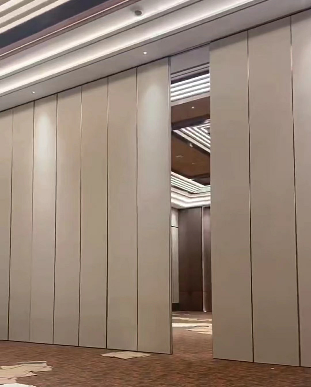 移动隔断墙优缺点,展厅全自动移动隔断墙