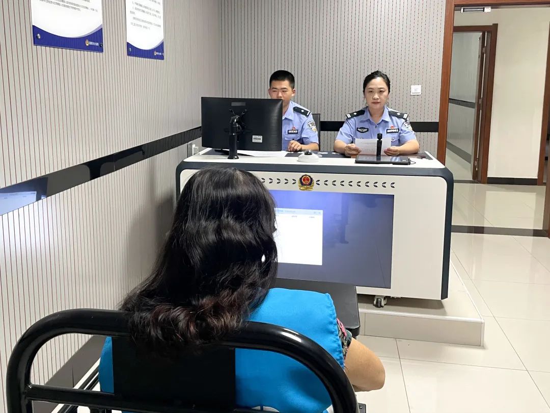 夏季行动|高新公安：警灯照夏夜藏蓝护平安