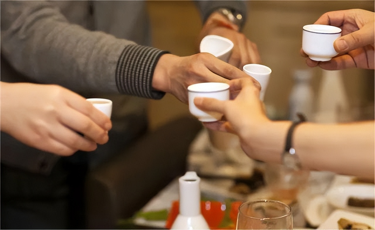 日本飞天茅台酒是真的吗,日本买一瓶53度飞天茅台多少钱