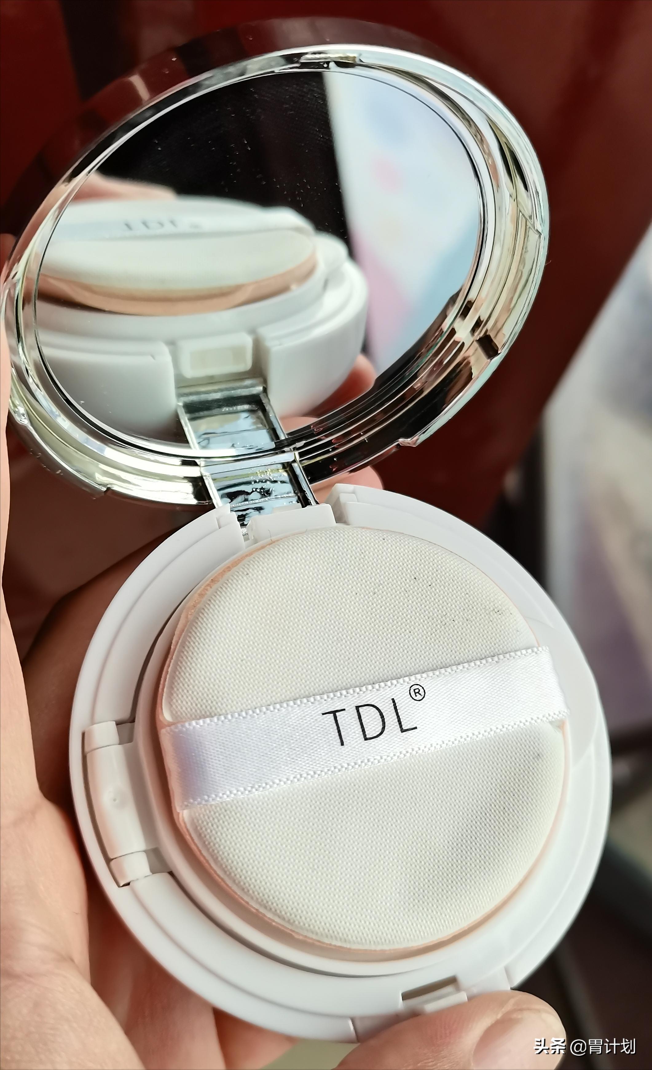 化妆bb霜的正确上妆手法图片,初学者化妆步骤能直接上bb霜吗