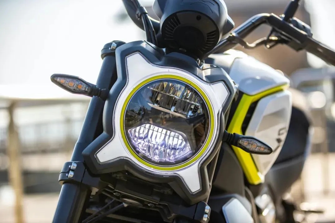 春风250cl-x和赛科龙ra2,1万以内最畅销摩托车春风250