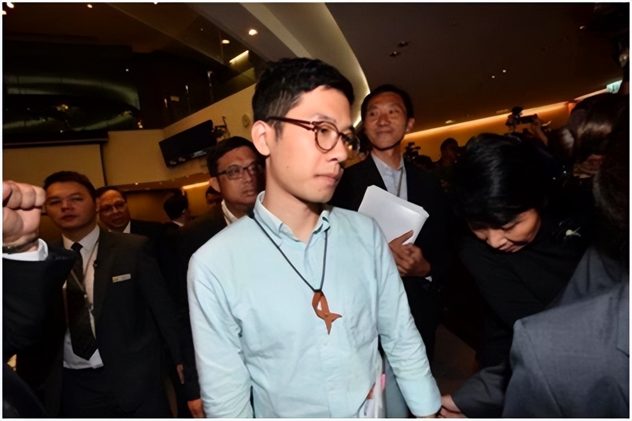 祸港头目罗冠聪：家境普通，成绩糟糕，靠搞乱香港读耶鲁