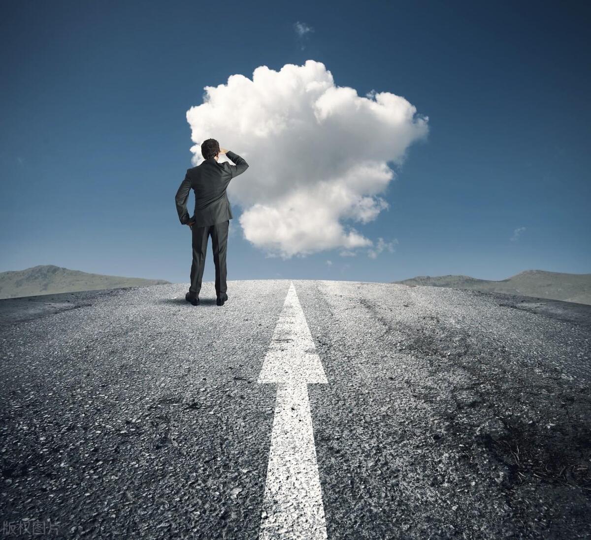 面对困难的挑战只要你肯相信自己,相信自己你一定会战胜一切困难