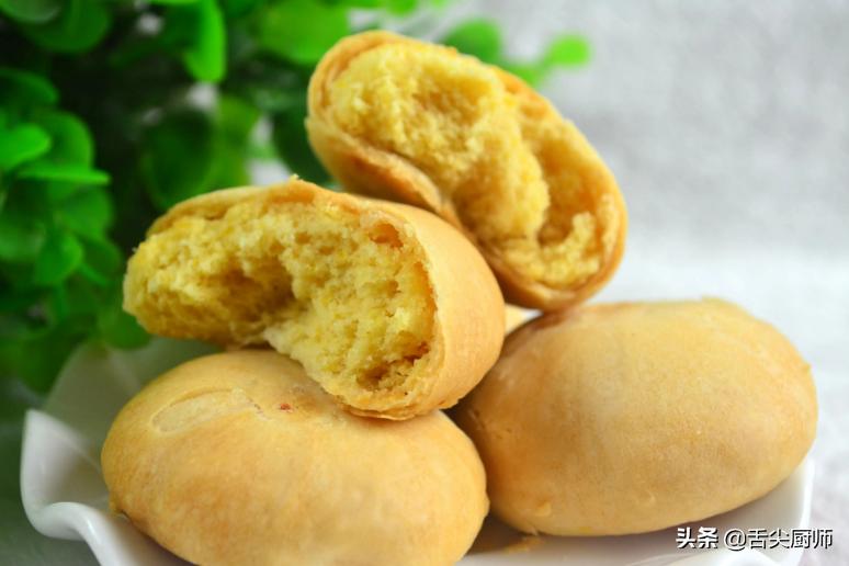 自己在家做绿豆饼，皮薄馅大，酥到掉渣，简单易做，小白一次成功