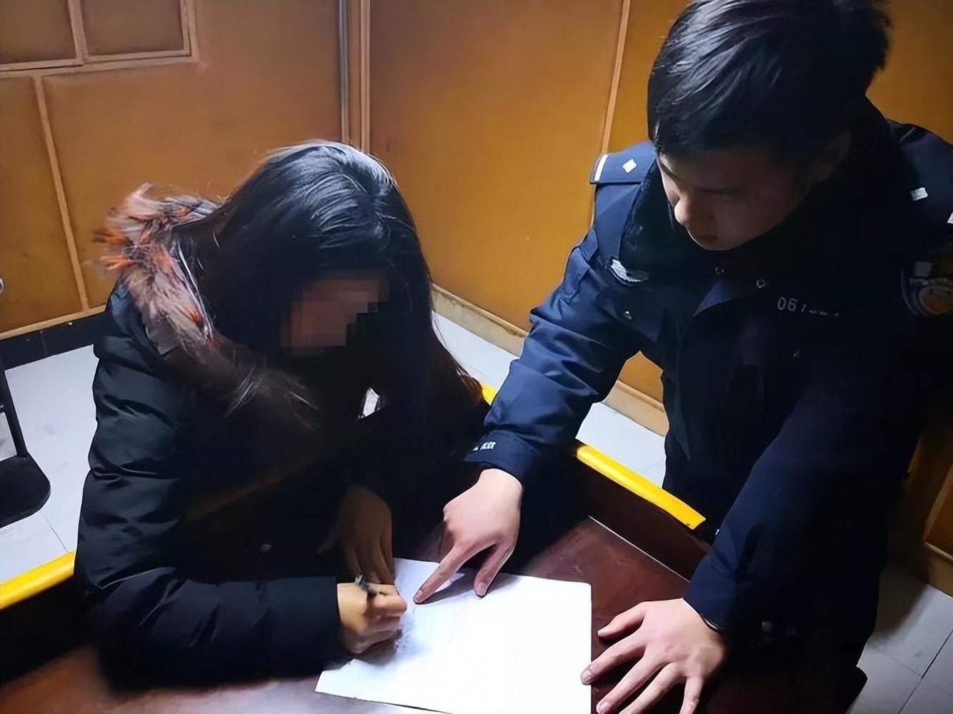 60岁老太*体下**被丈夫塞生石灰，还缝了三针，抬土枪崩他一炮