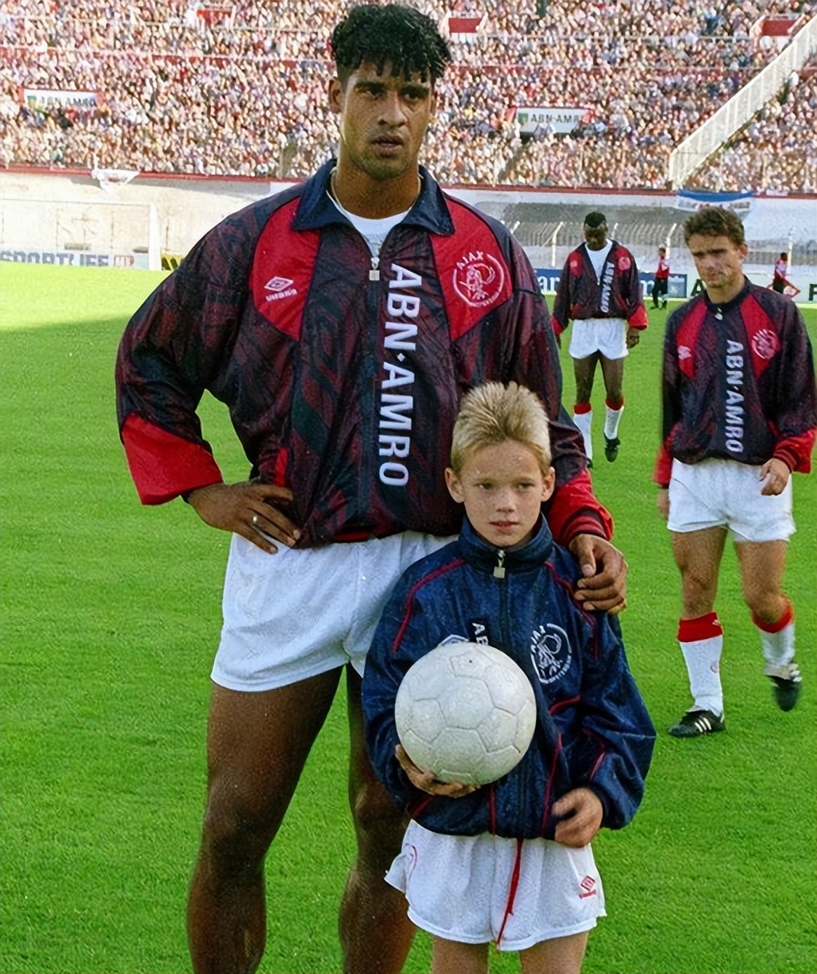 足坛明星小孩,足坛球星萌娃视频