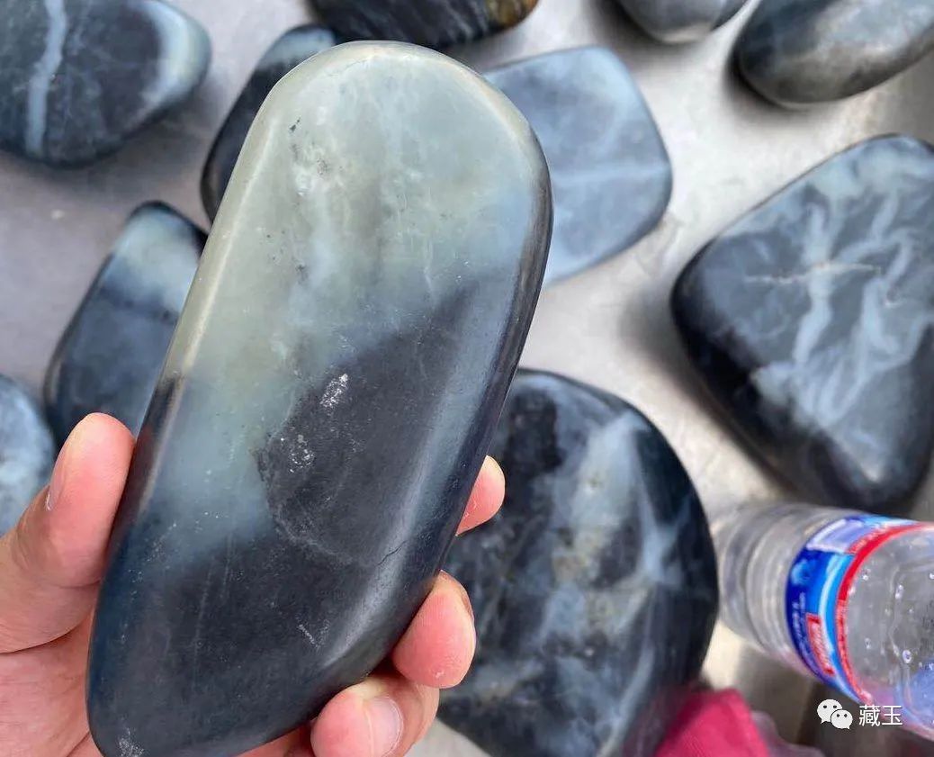 为什么有的和田玉青花特别便宜,和田玉青花什么样的价格高