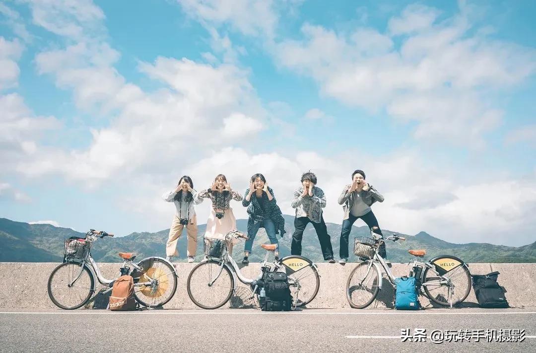 不露脸和朋友拍氛围感视频,如何不尴尬的要合照