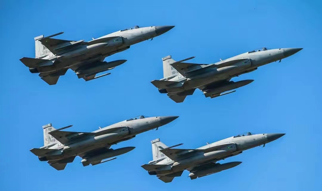 单价8000万美元，印媒：全球都高度关注光辉战机，为何却没人买它