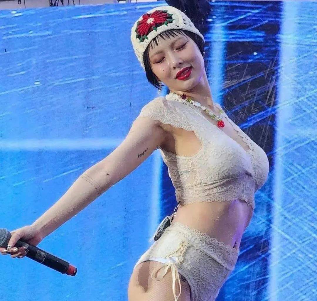 jennie韩国女穿搭,韩国女星jennie穿搭