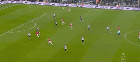 曼联vs利兹联c罗黄牌,曼联vs利物浦c罗黄牌犯规