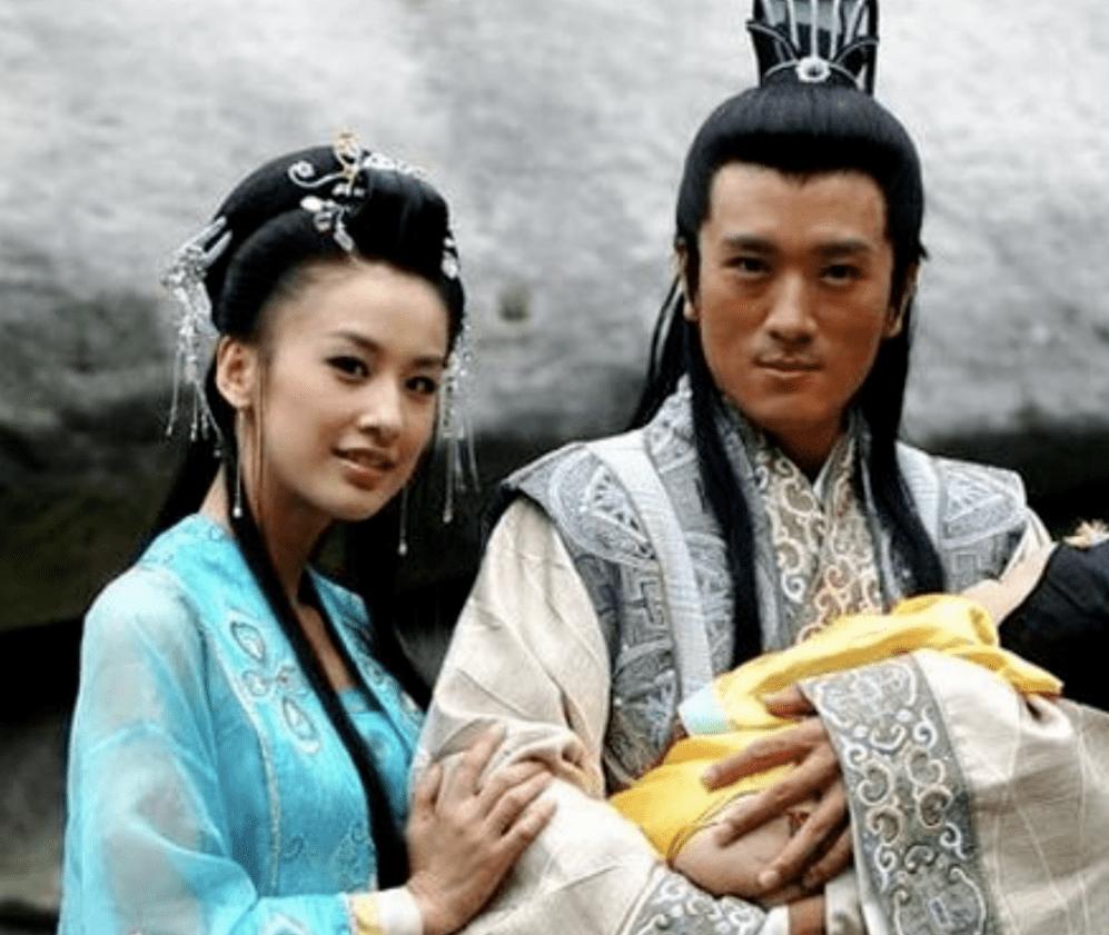 藏了8年才公开身份,藏了八年的秘密被妻子发现